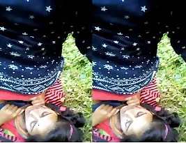 Beautiful college girl satisfies her hunger in homemade video