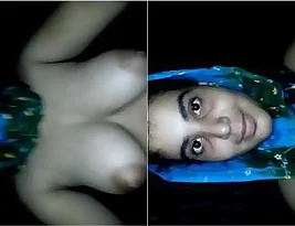 Desi girlfriend Boudi in hot threesome action with college girls