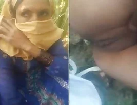 Steamy outdoor sex with an aunt and a college girl in India
