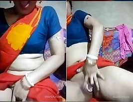 Close up of a hairy pussy being twa tapped