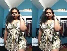 Erotic photo of a Pakistani woman taking Selfies in the nude.