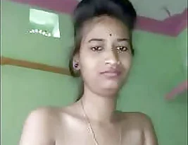 A female NRI showing her body to her boyfriend