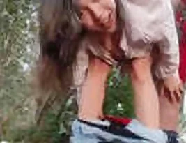Apt video of a pretty girl getting banged by her boyfriend in the woods