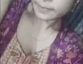 Married Indian woman exposed her breasts and vagina.