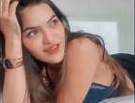 Boobs of hot social media star, captured.