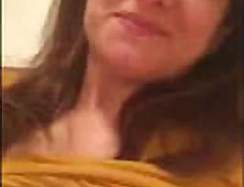 A beautiful married woman from Punjab shares beautiful photos of her bosom and private part.