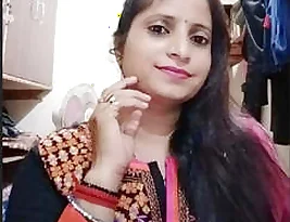 Cute Indian wife in hot MMS clips with her lover’s best friend.