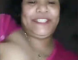 Hot desi aunt seductively exposes her big boobs and uses a colloquial term for vagina