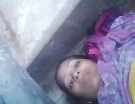 An Indian girl gets henna stains on her hands after an MMS leak with erotic audio