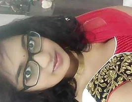 Indian teen gets her wet pussy probed with fung getters
