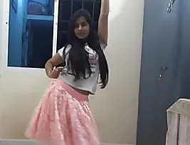 Shivani Thakur s hot Dhan Badu Jaan Dance