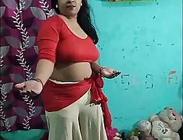 Hot housewife Roshni Jha from Mumbai, pretty and love to show her charms