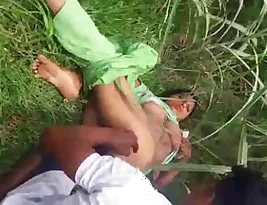 Hot look saree wearing bhabhi gets rough anal sex outside