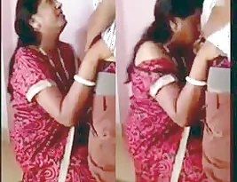 Married Indian aunt gives the best blow job in red saree