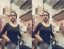 Beautiful Indian girl exposing her private part.