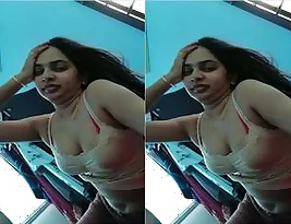 Sexy wife in a red bra in an exclusive video.