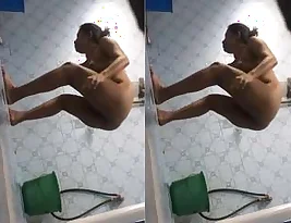 Hidden camera catches Lankan housewife in the bathroom