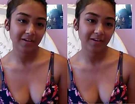 Beautiful NRI woman gives blow job like expert.