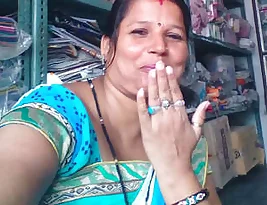 More hot video clips of Desi bhabhi’s leaked MMS scenes.