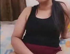 Pretty Indian woman in live erotic show.