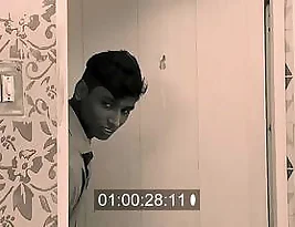 Hidden camera captures Indian housewife’s sensual anal sex though she is an inexperienced anal enthusiastic.
