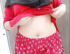Dirty talking Indian housewife undresses for her Pakistani lover