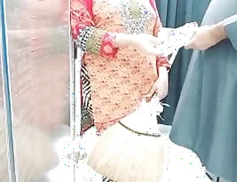 Steamy encounter between the boss and the Indian maid in this high definition video.