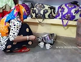 Hot XXX video of a young couple’s kitchen escapade.